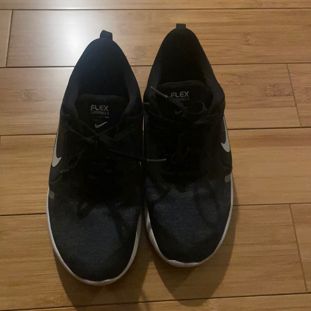 Nike Flex Experience 8